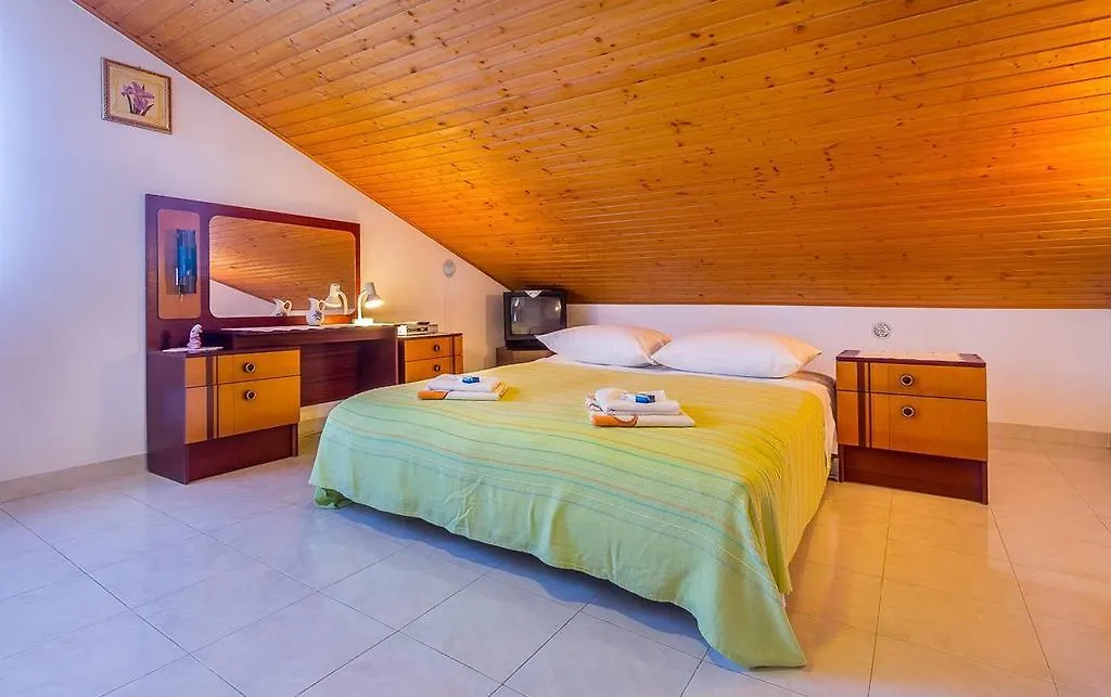 Holiday Home Cador Vinkuran Croatia